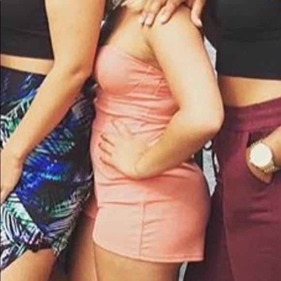 Pink sleeveless romper - Picture 3 of 5